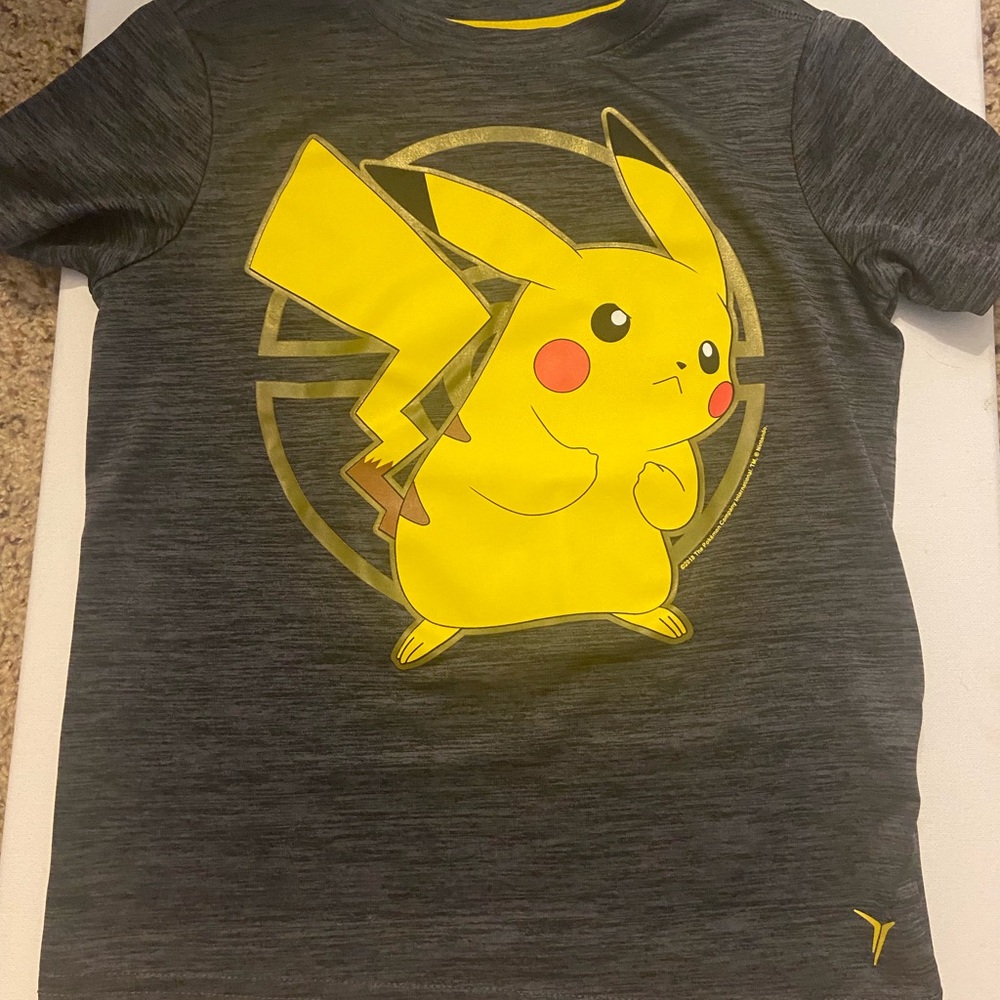 Old Navy a Pokémon T-shirt